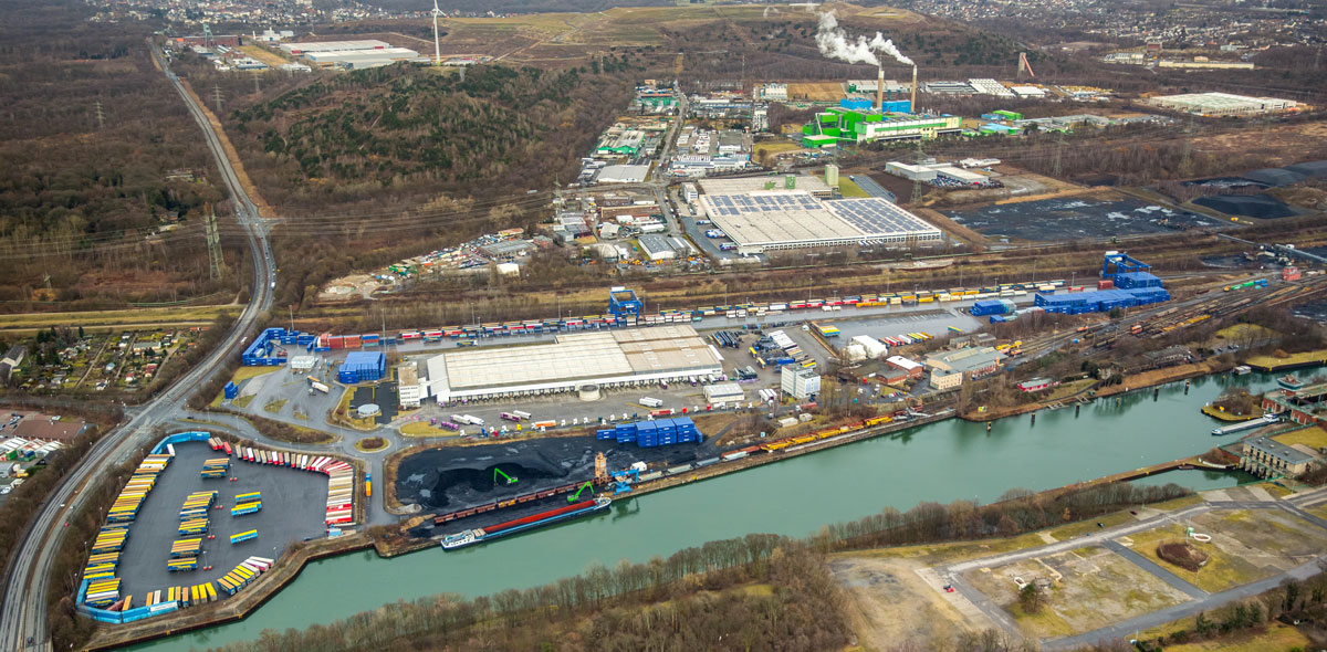 Herne Container Terminal werkt efficiënter en comfortabeler met nieuwe Terberg YT terminal trekker